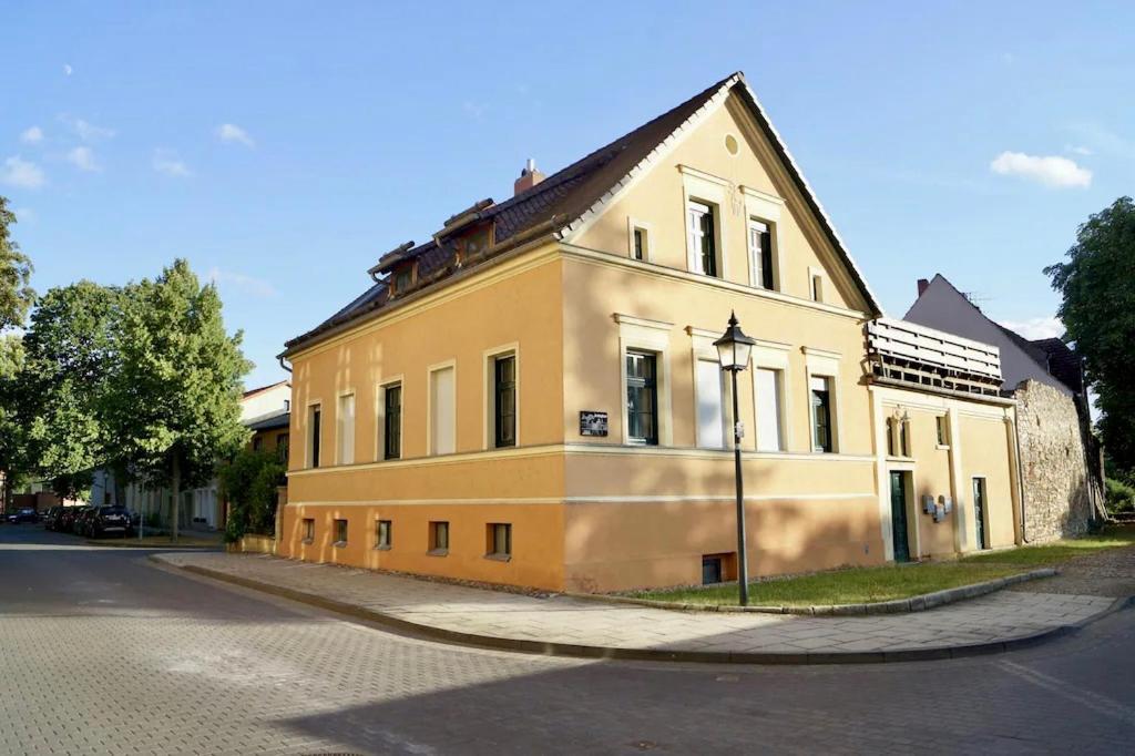 "Ferienwohnung Am Schloss" - Ferienwohnung Mit Blick Auf Das Barbyer Schloss, 5 Gehminuten Bis Zur Elbe מראה חיצוני תמונה